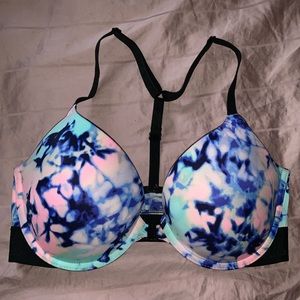 Victoria’s Secret PINK front-clip push-up bra